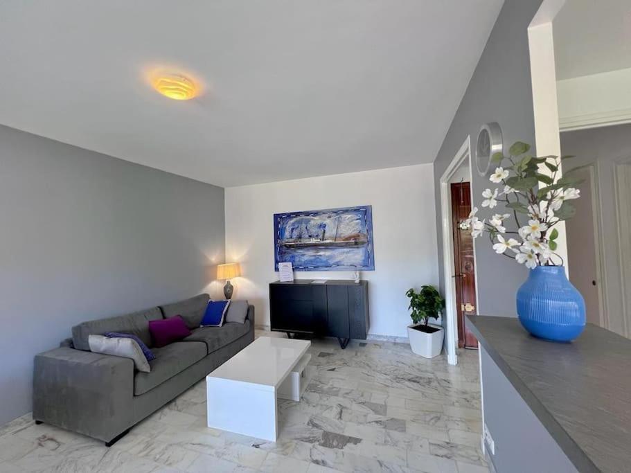 Le Pinede - Apt 4 Prs- Parking - Clim - 500M Plages 昂蒂布 外观 照片