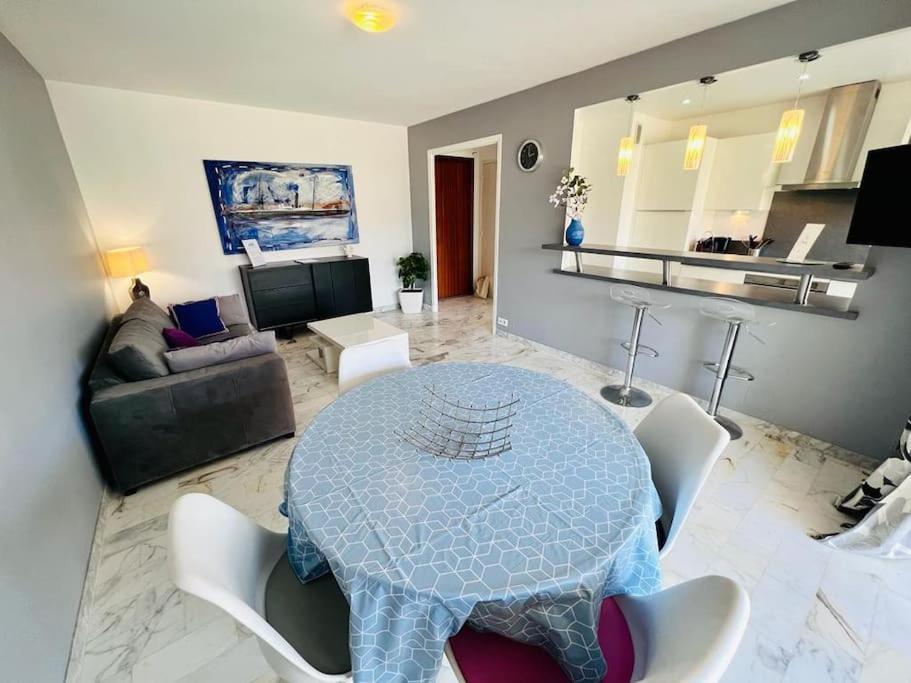Le Pinede - Apt 4 Prs- Parking - Clim - 500M Plages 昂蒂布 外观 照片