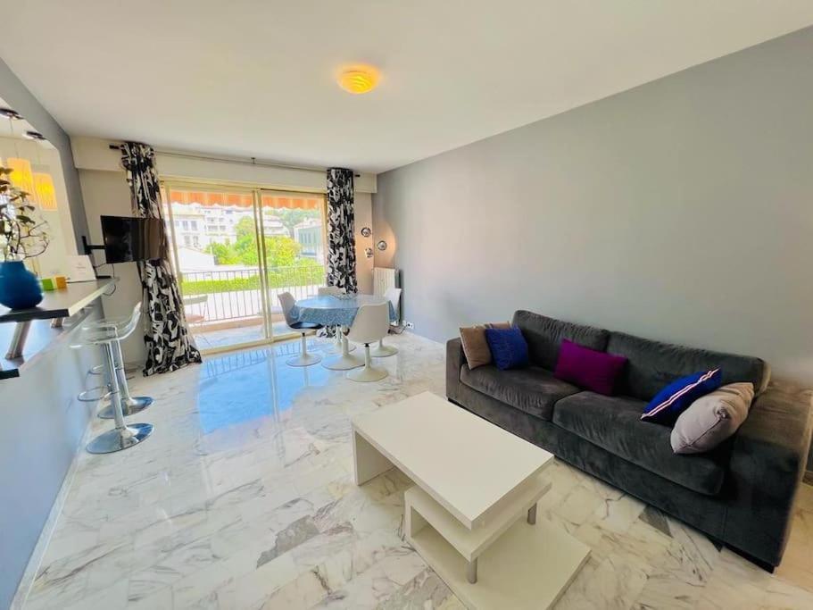 Le Pinede - Apt 4 Prs- Parking - Clim - 500M Plages 昂蒂布 外观 照片