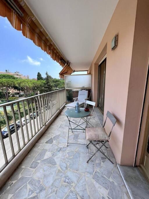 Le Pinede - Apt 4 Prs- Parking - Clim - 500M Plages 昂蒂布 外观 照片