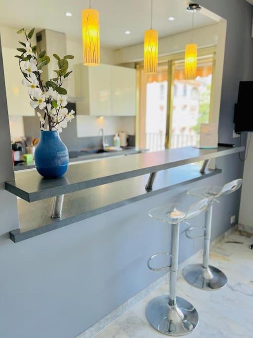 Le Pinede - Apt 4 Prs- Parking - Clim - 500M Plages 昂蒂布 外观 照片