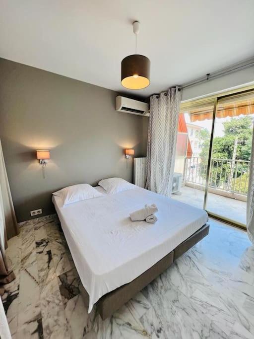 Le Pinede - Apt 4 Prs- Parking - Clim - 500M Plages 昂蒂布 外观 照片